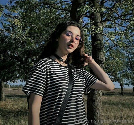 skarleeet star pretty img