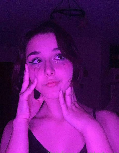 skarleeet star sexy photos