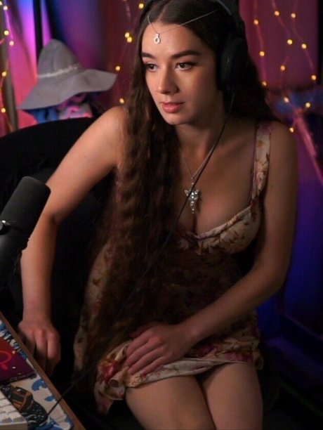 MissMikkaa sexy pornstar archive