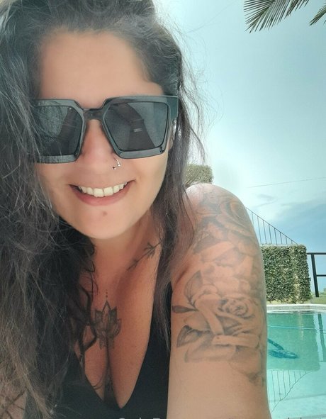 tumami hot model sexy photos