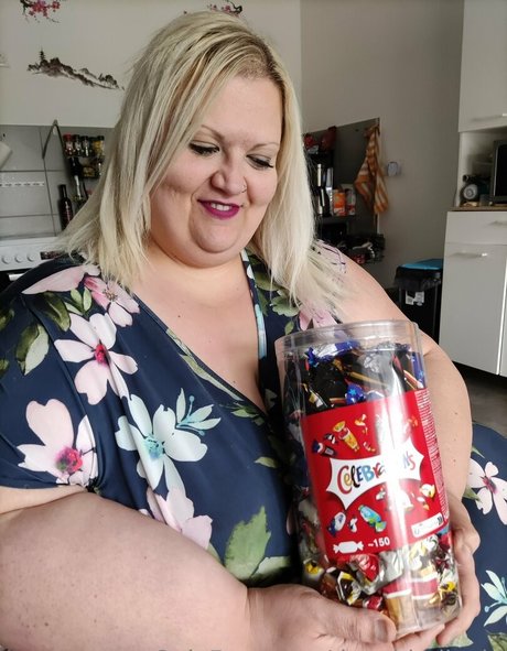 doughbellygirl adult model pics