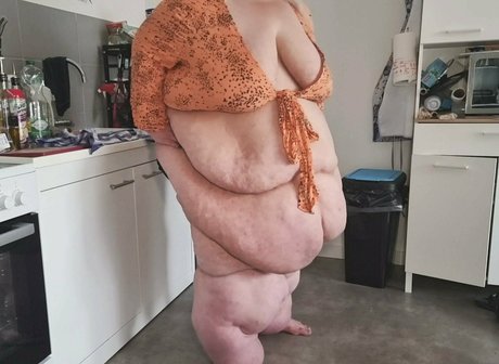 doughbellygirl model gallery