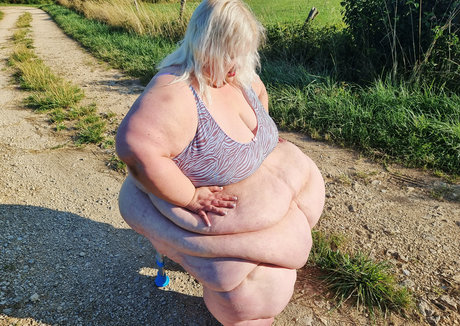 doughbellygirl nude star archive