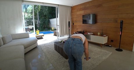 Sunaika Bruna star sexy galleries