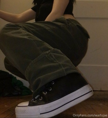 divinesolesandtoes model exclusive img