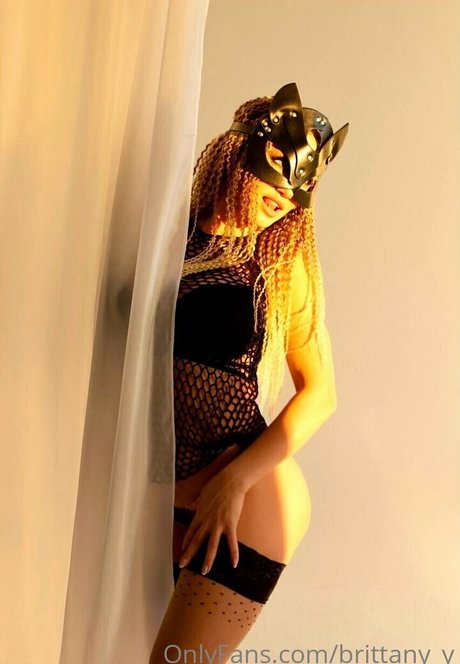 brittany y model naked image
