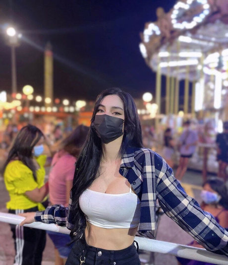 Criselda Alvarez pornographic model pics