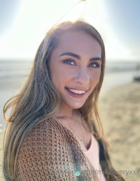 mikeaveryxxx model adult image