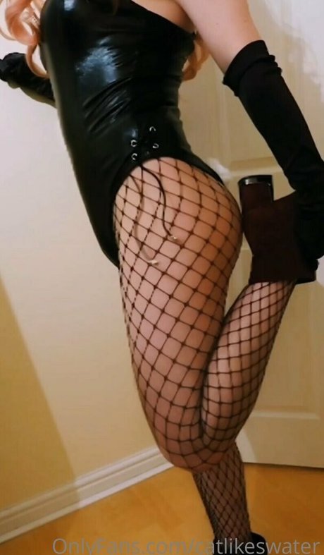 Cat Likes Water beautiful pornstar pics