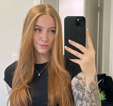 Little miss red pornstar hd photos