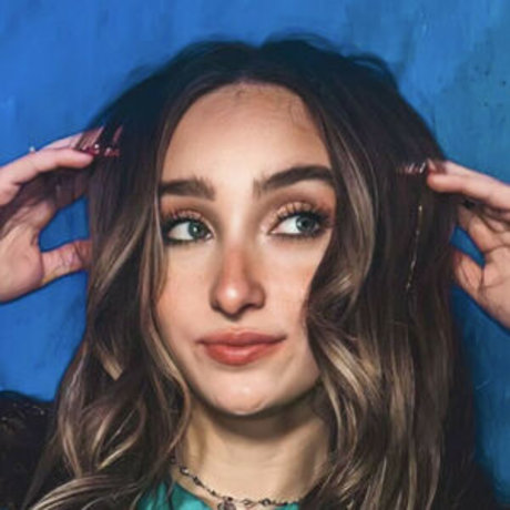 McKenzie Brooke nude actress pics