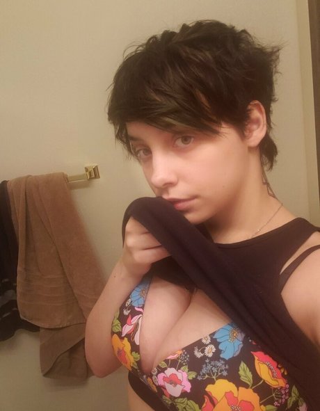 pink kunt beautiful actress images