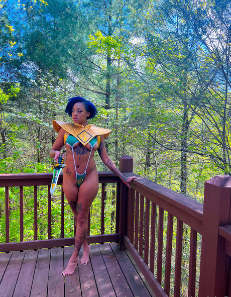 leairis3 nudes model archive