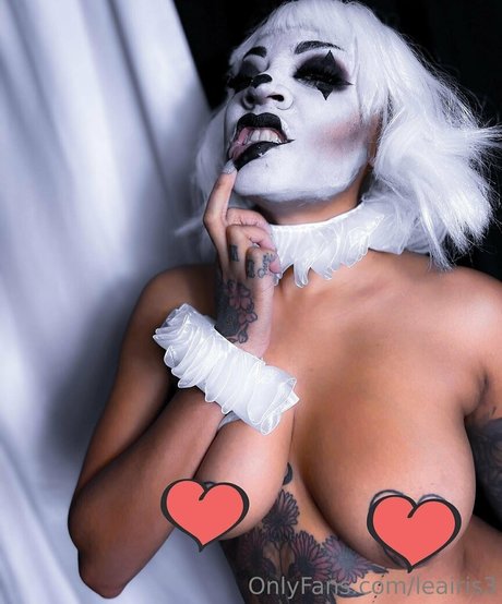 leairis3 pornstar top picture
