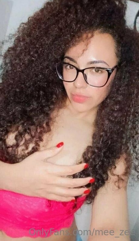 mee zee sex model pic