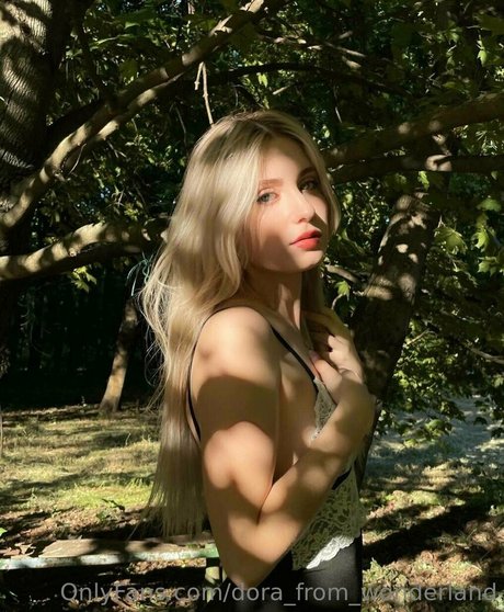 alice from wonderlandd naked model images