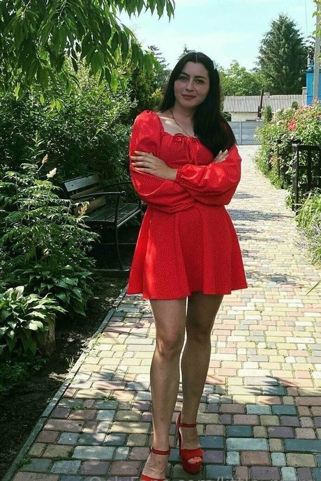 little more nudes model gallery