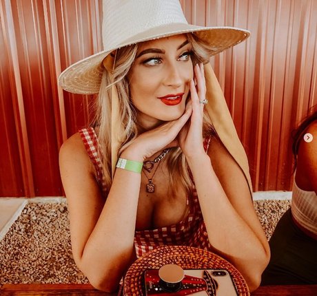 BasicWitGirl pornstar beautiful pics