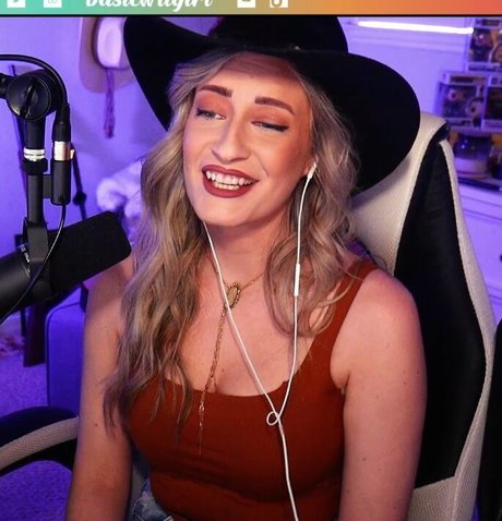 BasicWitGirl sex star image