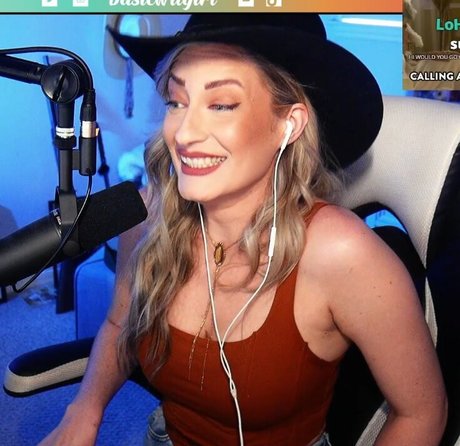 BasicWitGirl high quality pornstar pic