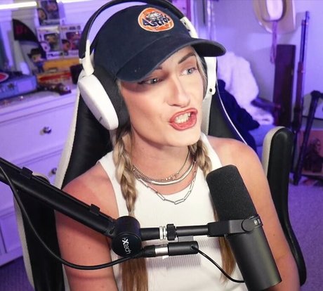 BasicWitGirl top pornstar picture