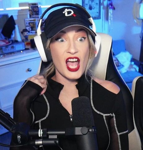 BasicWitGirl perfect model photos