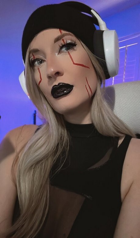 BasicWitGirl xxx model pic