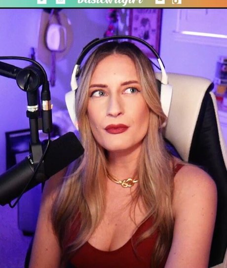 BasicWitGirl adult actress galleries