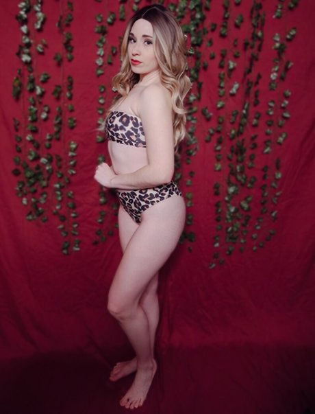 SunfyreTv pretty pornstar img