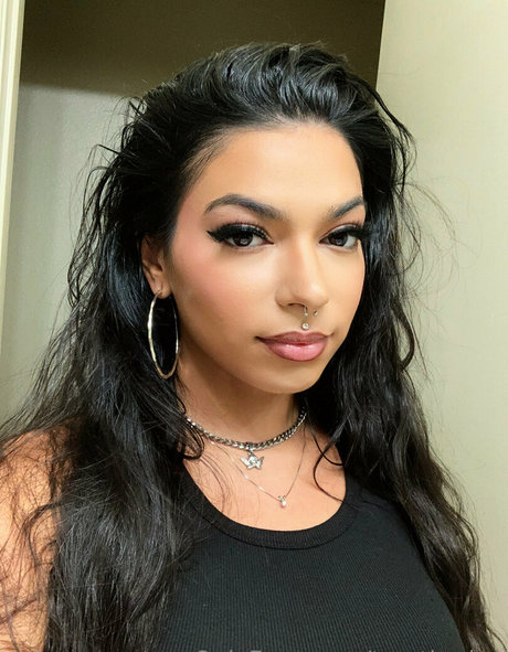 torothadon pornographic model photos