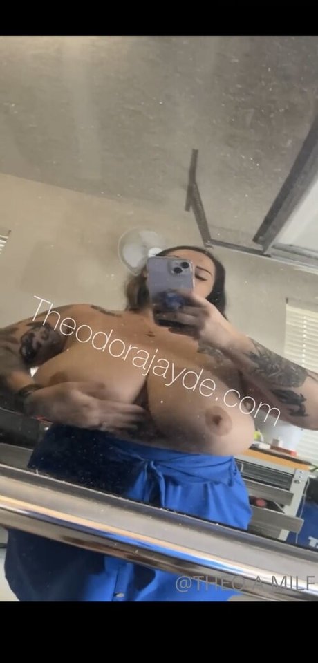 Theodora Jayde art star galleries