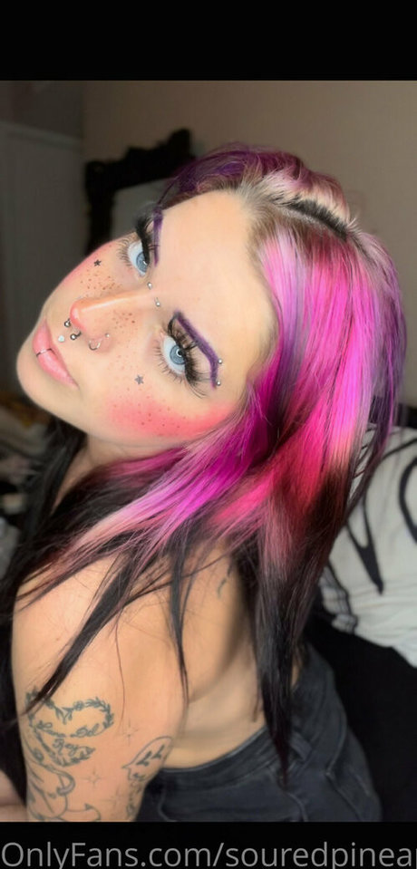 Souredpineapple model beautiful pic