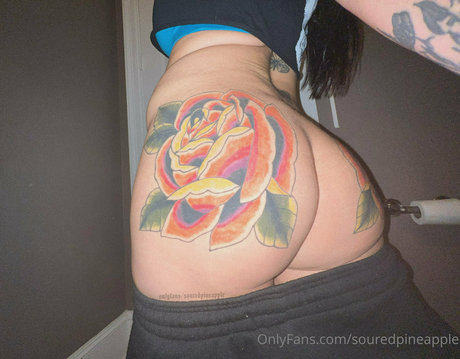 Souredpineapple nudes model photos