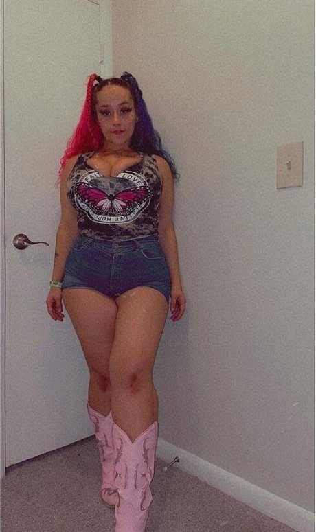 Harlee Queeni star top pics