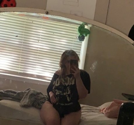 yourstrulysav porn model pics