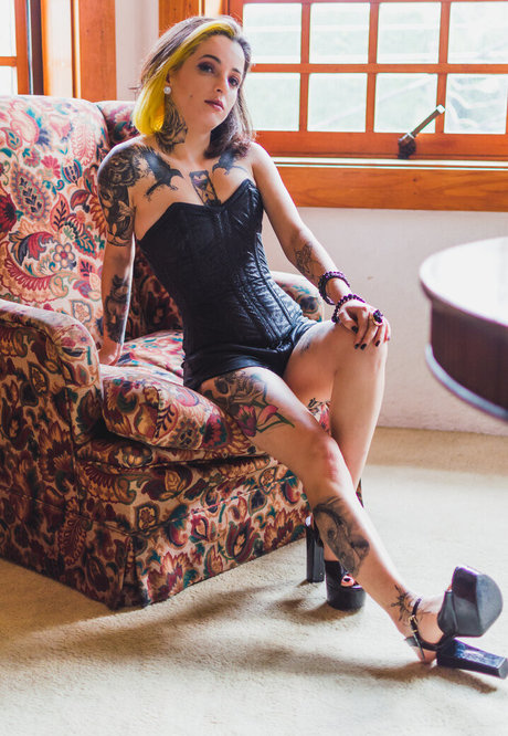 khachery hot actress pics