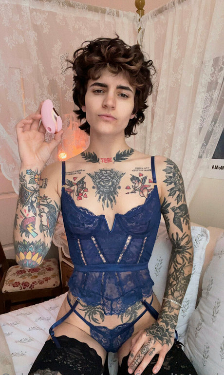 yourfavoritetomboy model picture