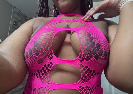 walkngenocide star exclusive photos