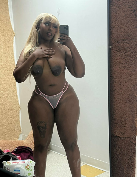 walkngenocide hot star images