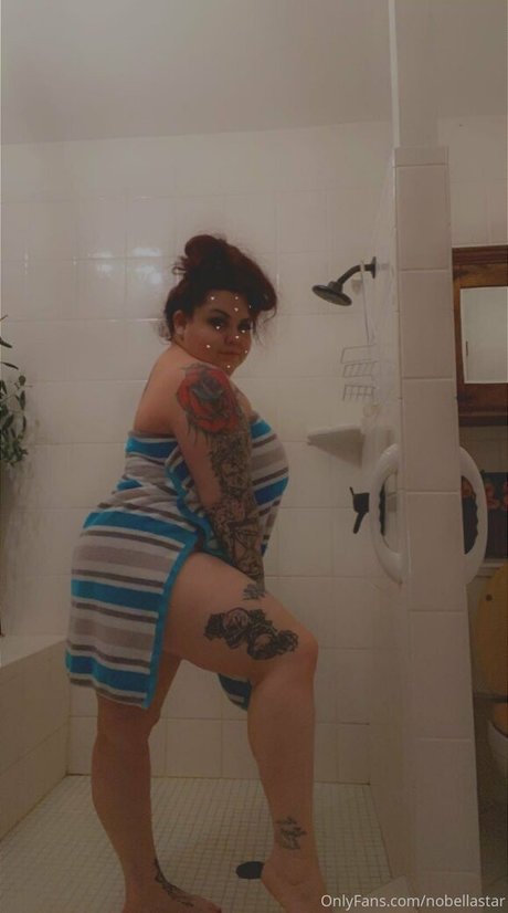 nobellastar model naked photo