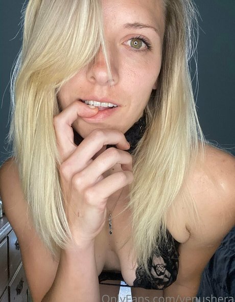 venushera art model photos