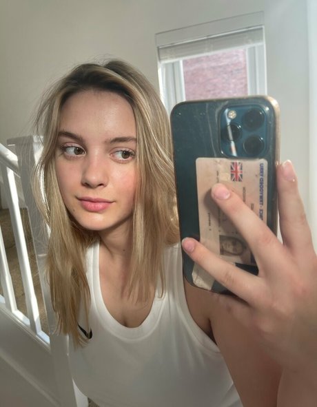 freelubielexi perfect actress picture