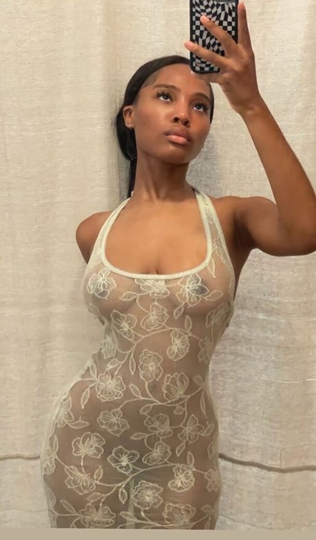 Quenlin Blackwell free star images