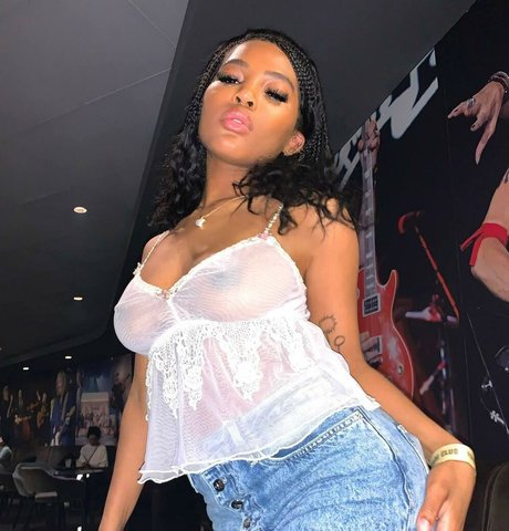 Quenlin Blackwell star sex photo