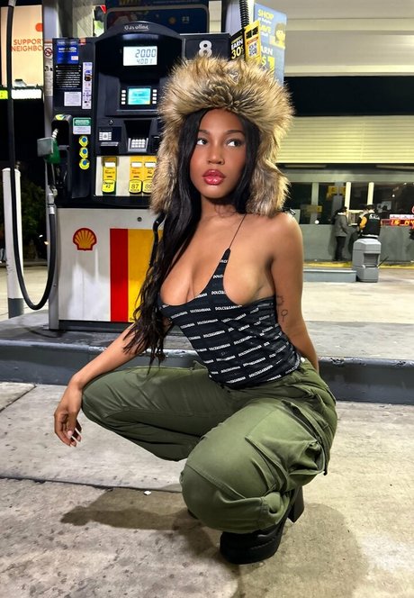 Quenlin Blackwell high quality model gallery