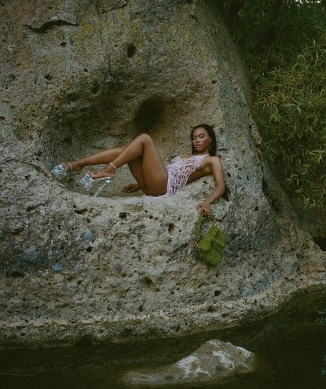 Quenlin Blackwell beautiful model pictures