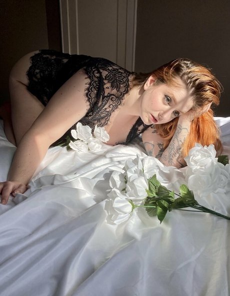 ivydelacourte perfect actress gallery