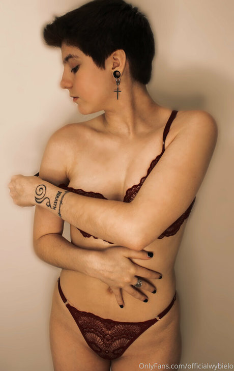 officialwybielo hot actress img