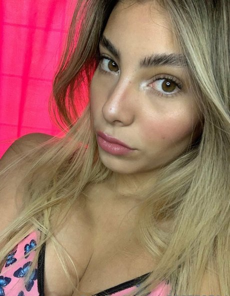 kendallbelmont model top img