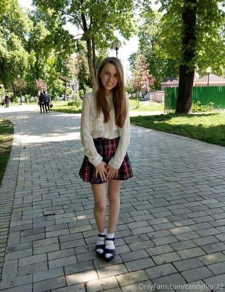 chloe ira star top img